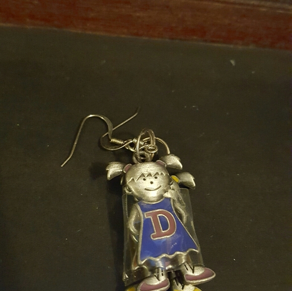 Earrings - Picture 3 of 3